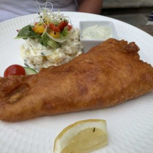 Backfisch mit Remoulade und hausgemachtem Kartoffelsalat A,F